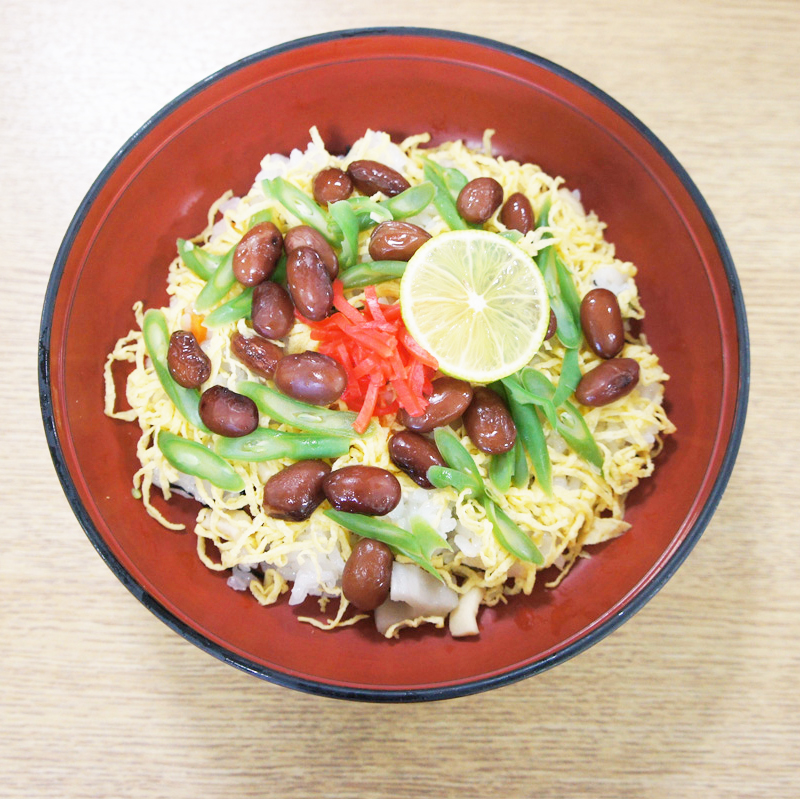 かきまぜ丼（木頭柚子酢を使った五目寿司）の写真